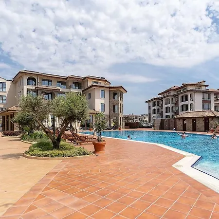 Apartment Modern & Clean 1-bedroom Flat In A Private Sarafovo