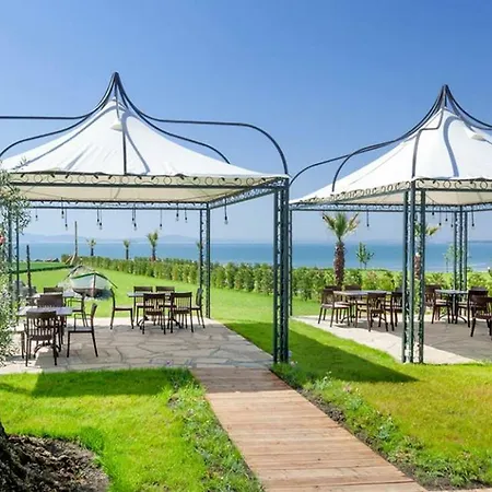 Modern & Clean 1-bedroom Flat In A Private Sarafovo * Burgas
